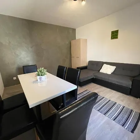 Smeraldo Fsz Apartment